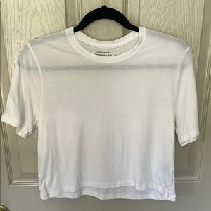 Abercrombie & Fitch White Cropped Tee